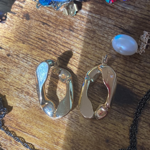 Modern and Vintage earrings… Weiss, Alexis Bittar, Tory Burch, Baublebar. - Picture 6 of 6